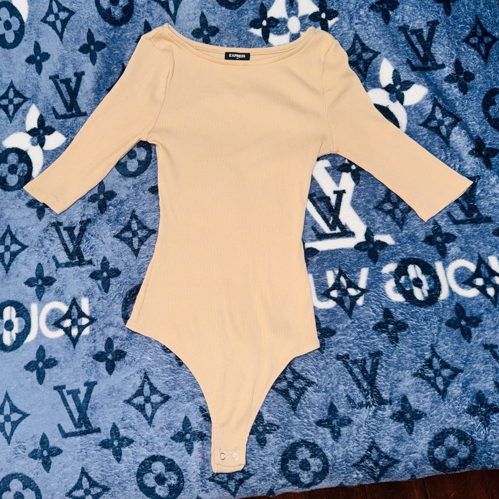👑 NWOT SIZE S Express Beige Bodysuit